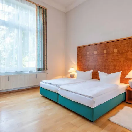 Ikarus Apartment