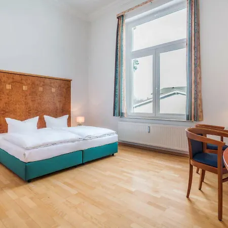 Ikarus Apartment *