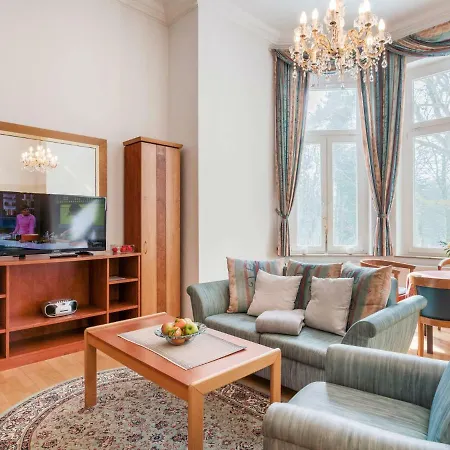 Ikarus Apartment